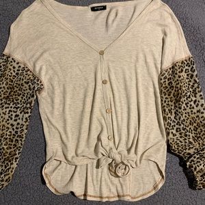 Cheetah sleeve waffle top